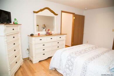 1912 Cambridge Manor Dr, Schenectady, NY 12302 - photo 5