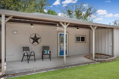 871 E Aquarius Ct, Granbury, TX 76049 - photo 3