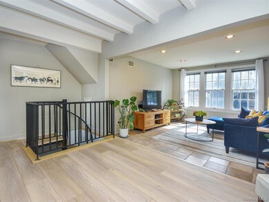 20 Oldwood Rd unit 1st Floor, Port Washington, NY 11050 - photo 6