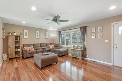 1429 Columbus Dr, Waterloo, IA 50702 - photo 4