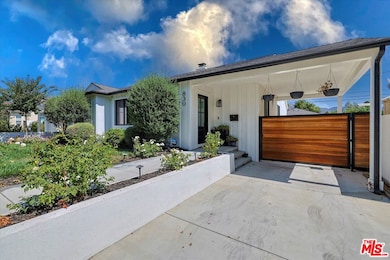 830 N Reese Place, Burbank, CA 91506 - photo 4