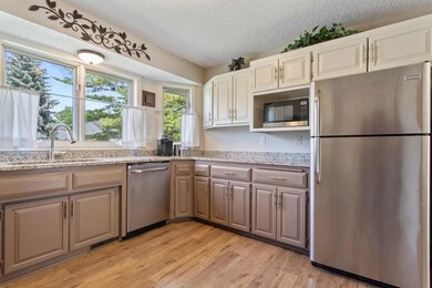 Hard surface flooring, granite counter tops & stainless steel appliances!