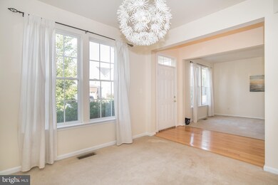 11992 Rayborn Creek Dr, Manassas, VA 20109 - photo 6