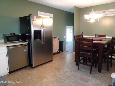 9403 Doewood Ln, Louisville, KY 40291 - photo 5