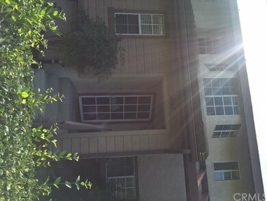 Another shot of front.  No neighbors above or belo