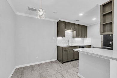 7402 Alabonson Rd unit 301, Houston, TX 77088 - photo 5