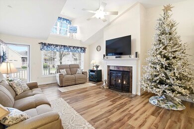 9 Doveton Ln unit B, Hudson, NH 03051 - photo 3