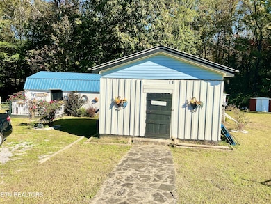 284 Ray Cross Rd, Harriman, TN 37748 - photo 2