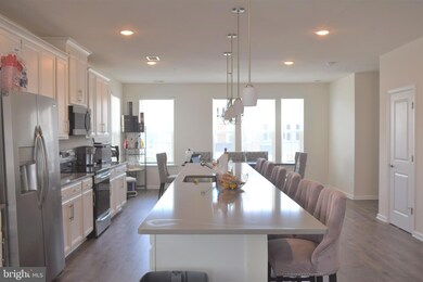 6947 Stoddert Ln, Landover, MD 20785 - photo 4