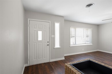 904 Trailwood Dr, Hurst, TX 76053 - photo 4