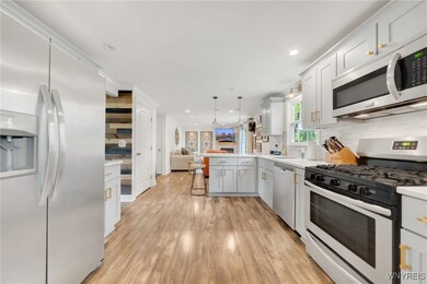 Kitchen, Family Room straight ahead