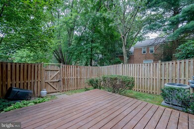 11858 Saint Trinians Ct, Reston, VA 20191 - photo 5