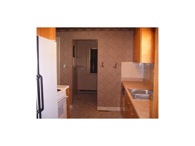 Kitchen & Brkfst Nook/Utility Room