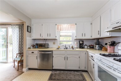 24 Deerfield Dr, Greenville, RI 02828 - photo 6