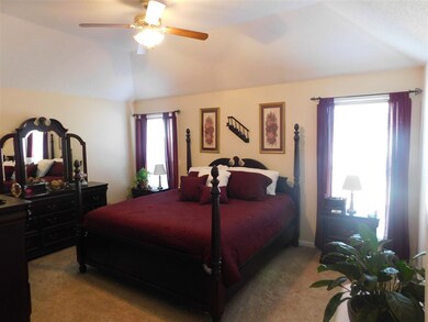 8439 Shingle Oaks Dr, Cordova, TN 38018 - photo 4