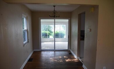 572 E Jeffrey Place, Columbus, OH 43214 - photo 5