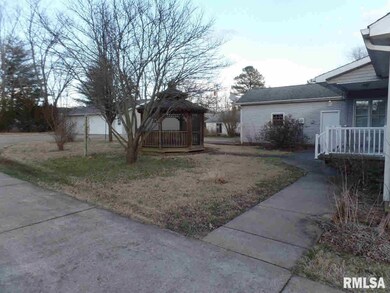 1612 Dorris Heights Rd, Harrisburg, IL 62946 - photo 3