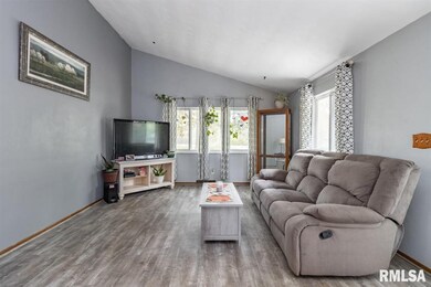 4817 N Koerner Rd, Peoria, IL 61615 - photo 3