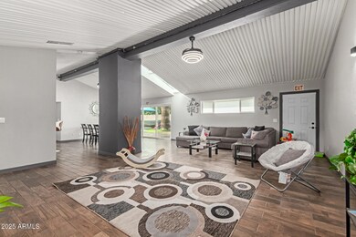 328 E Bethany Home Rd, Phoenix, AZ 85012 - photo 5