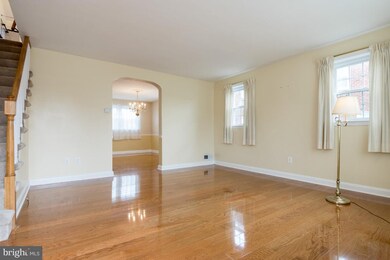 929 Palladi Dr, Halethorpe, MD 21227 - photo 4