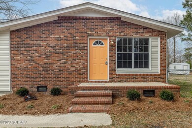 725 Dennis Rd, Jacksonville, NC 28546 - photo 5