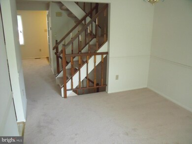 8133 Parkdale Ct, Springfield, VA 22153 - photo 6