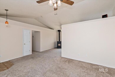 423 S Valley Dr, Nampa, ID 83686 - photo 4