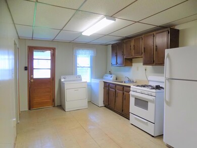 1946 Washburn St, Scranton, PA 18504 - photo 4