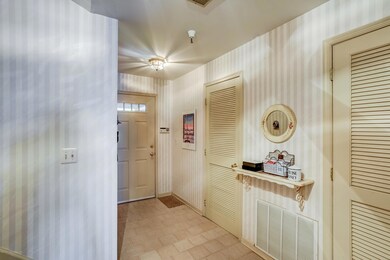 003_Foyer