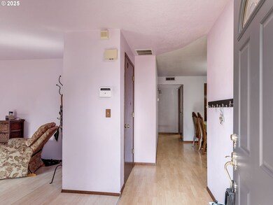 713 SE 40th Ct, Hillsboro, OR 97123 - photo 3