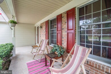 2330 Club Pond Ln, Reston, VA 20191 - photo 4