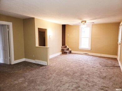 414 S Mclean St, Lincoln, IL 62656 - photo 2