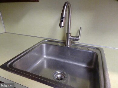 526 S 18 1 2 St, Reading, PA 19606 - photo 6