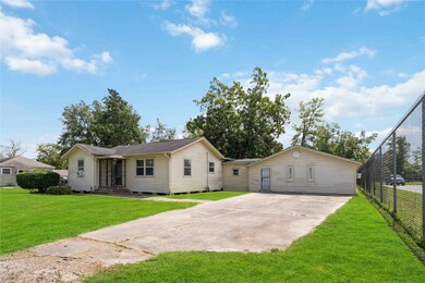 7412 Finch St, Houston, TX 77028 - photo 3