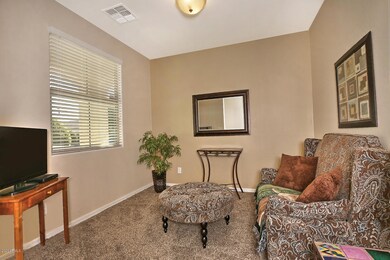 7273 W Cinder Brook Way-large-006-003-De
