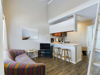 2815 Rio Grande St unit 213, Austin, TX 78705 - photo 2