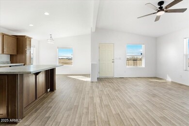 24921 N Verdot Rd, Paulden, AZ 86334 - photo 6