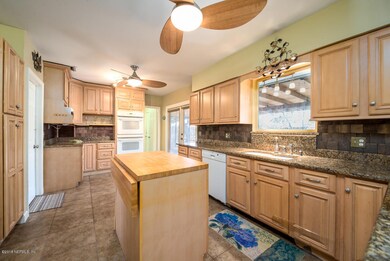 4333 Charleston Ln, Jacksonville, FL 32210 - photo 4