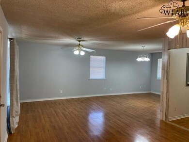 1302 Montgomery St, Wichita Falls, TX 76302 - photo 3