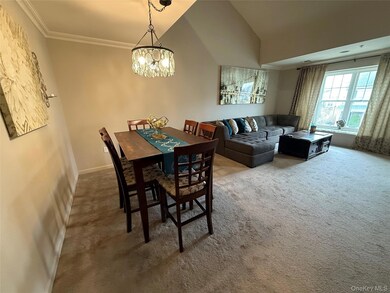 138 Weatherby Ln, Central Islip, NY 11722 - photo 4