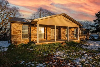 626 Madison 4033, Elkins, AR 72727 - photo 2