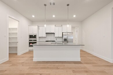 1536 Apache Heights Dr, Dayton, TX 77535 - photo 4