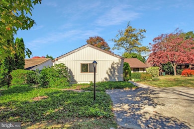 5359 Red Lake Ct, Columbia, MD 21045 - photo 2