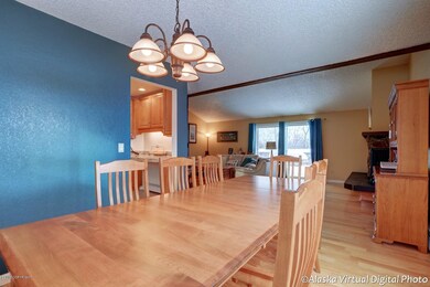 Dining area (2)