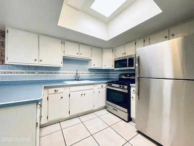 2139 E 10th St, Tucson, AZ 85719 - photo 4