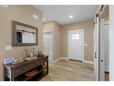 175 Platinum Dr, Roseburg, OR 97471 - photo 2