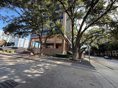 Oxford Condominium unit 1403, Houston, TX 77056 - photo 7
