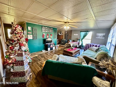 1500 Coalhill Rd, Sunbright, TN 37872 - photo 6