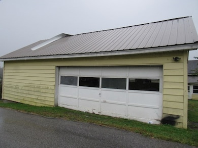 1688 Pitt St, Jennerstown, PA 15547 - photo 6