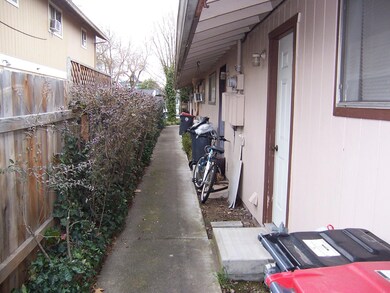 230 Cherry St, Central Point, OR 97502 - photo 7